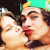 E com você meu mundo faz sentido
E o seu lugar, é bem aqui comigo
Eu já sabia que ia acontecer
Eu e Você
#TeamPeRina #TeamSantoVitti ♡