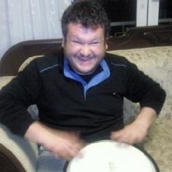 – А куда мы идем? – Да так... Хочу убить одну сволочь. – А если она убежит? – Я тебе убегу.