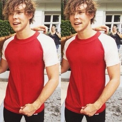 follow @ashtonstwinkle