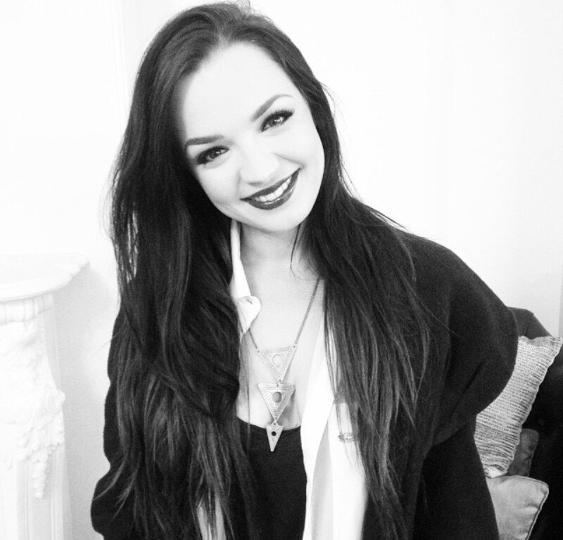 Compte source français sur la jeune chanteuse anglaise Tich / @rachelfurner . || TichFam. http://t.co/NAfPUS32cH