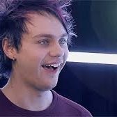 @Mikeyismyoreo just gave you a free follow, follow back ;)