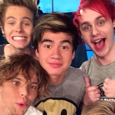 free follow from @cuddlylxshton // #vote5sos votes close soon! 5sos are currently in 1st place//