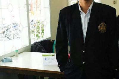 lazuardi_w's profile picture. Jembling