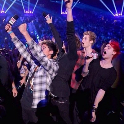 #Vote5sos free follow. follow @seducemikey5sos bc shes the one that gave you this follow