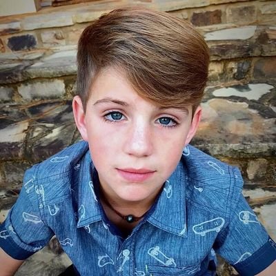 I love @MattyBRaps @NiallOfficial @JohnnyOSings & @OneDirection! JohnnyO, MattyB, Justin, Cody and Jordan followed :D I follow back everyone, just ask :)