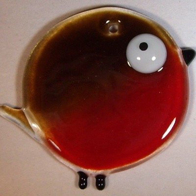 Glass artist. Unique fused glass designs, handmade in Scotland: decorative and functional - dishes, jewellery and decorations. Facebook /glitteringtrinkets