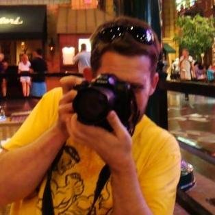 Photographer, writer, traveller and cruise lover.