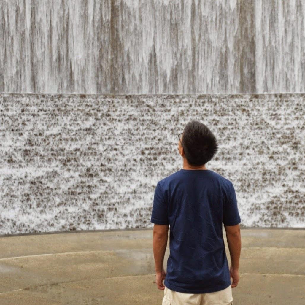 yeungb's profile picture. meh