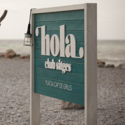 HOLA Club Sitges és la guingueta de la Platja del Cap de Grills. 
El nou projecte de el Cable bar Sitges i Alberto Beach.