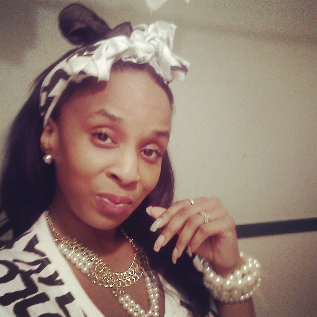 *Minus the bullshit Life's Great**
#BadBitch
Instagram-Mizz Velafontae 
**I FOLLOW BACK**
@2chainz Retweeted me Don't Hate...I'm getting Closer....lol