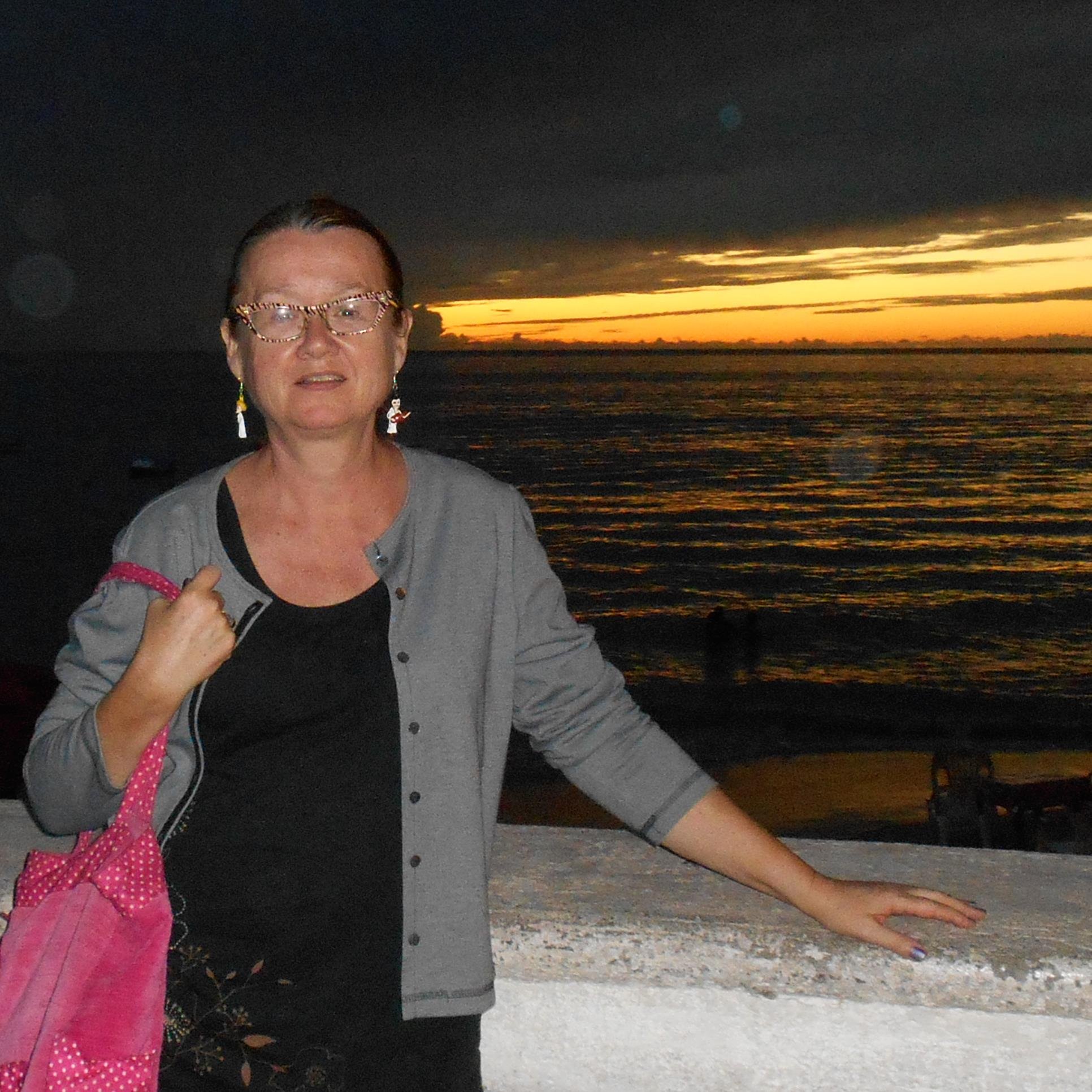 A Canadian living and working in Mexico. Passionate about teaching English. she/her/hers