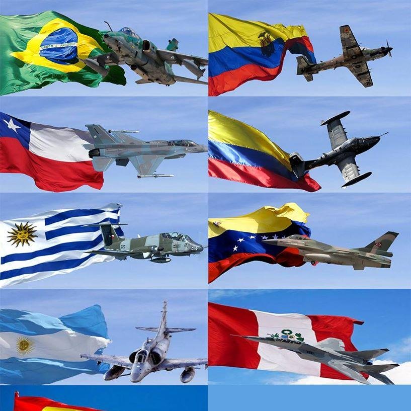 A los aviones no les importa si miras otros aviones. 
#RecuerdosAviacionEC. 🇪🇨#RecuerdosAviacionLATAM. ✈️