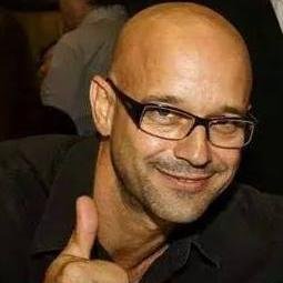 Brigadiano, Professor de Educação Física e colorado.