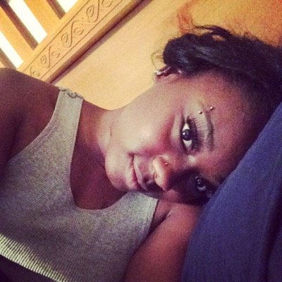 — ♥ .♥.......!!..umm dont STARE .press the freakinn button . ill follow baC . ...... !