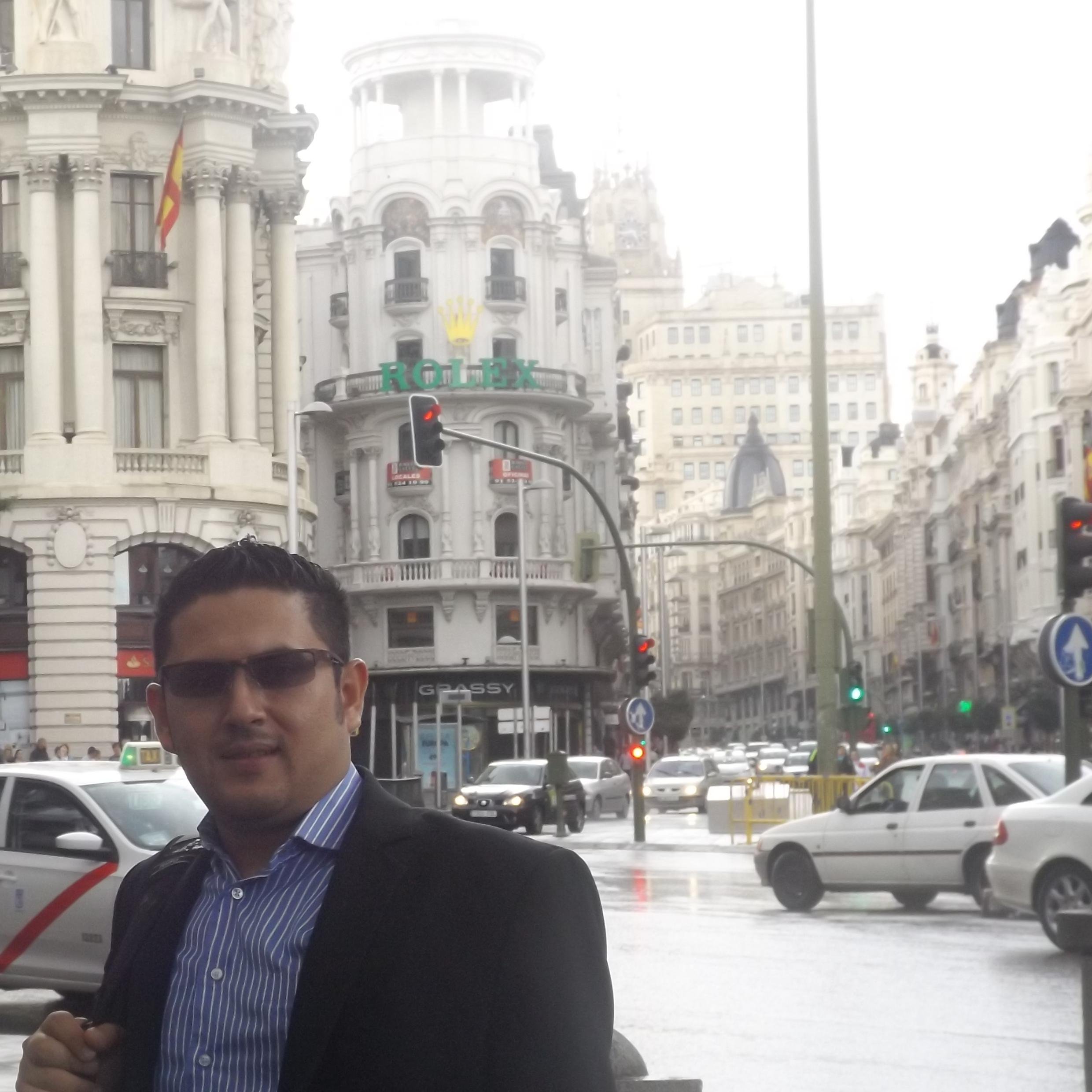 Gerente Financiero y Administrativo de MAVIMETAL LTDA Ingeniero Industrial especialista en gerencia financiera . U Nacional, U de la salle