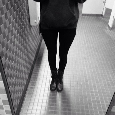 | nineteen. | college student. | 5'6 | SW: 123 | CW: 113 | GW: 99 | help. | back to my old ways.. |