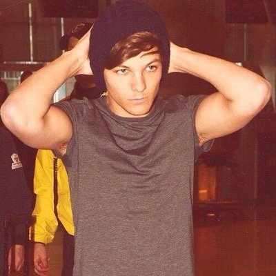 free follow from @idioticlilo ur fav loves you!!!