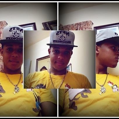 Name:Robert Reyes'♥
Edad:Paraa Ke Si Cada Año Cambia ;)