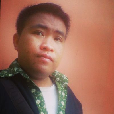 anak pertama dengan umur 21 dari dua bersaudara