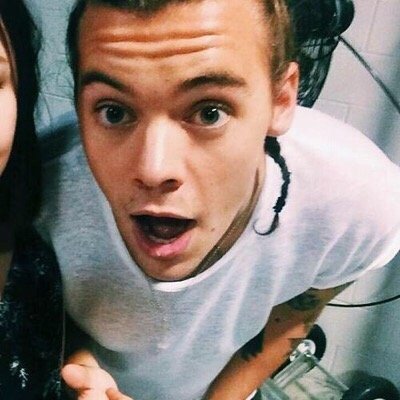 Hello there instead of following this acc FOLLOW @lirrycaked for a DM to Ariana Grande (just ask) and a free follow!
