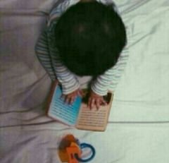 ‏اَيُعْقَلُ أنّكِ أصبَحْتِ جُزءاً مِن خيالِي..أُسافِرُ بِكِ..أغفو وأستَيْقِظُ وأنتِ تتكئين على جُدرانِ عقلي..!