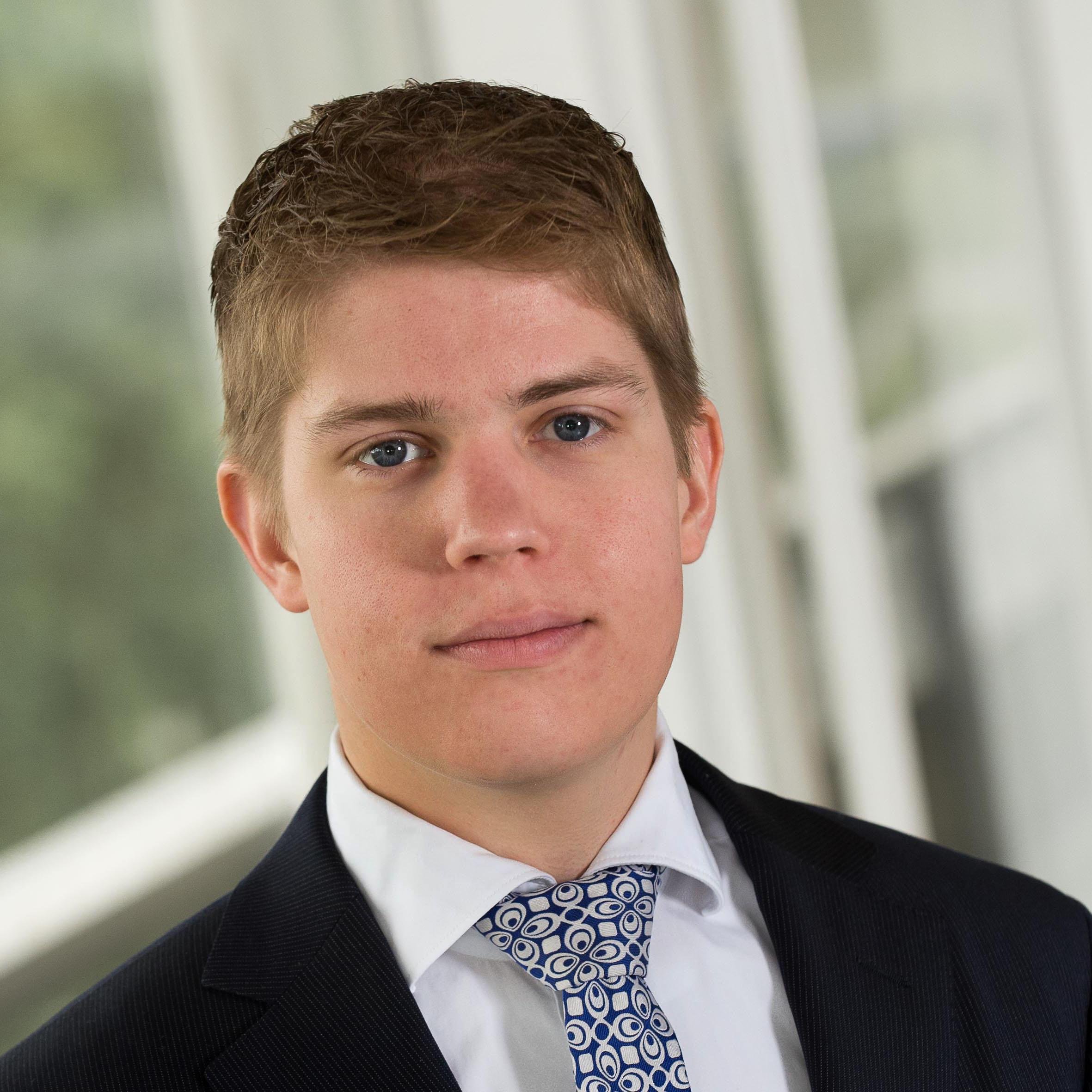 CRM Consultant @ Deloitte / Foodie / Craft beer enthusiast / Interested in emerging technologies like Cloud and social media / VU graduate