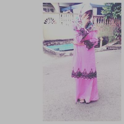 cuba menjadi manusia yang selalu tabah menghadapi dugaan :)        Cikk Comell Aiynaa^^iloveyouu