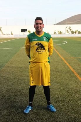 jugador del E.M. Jodar juvenil ,amigo de mis amigos buena persona y disfrutando este regalo como es la vidaa!!