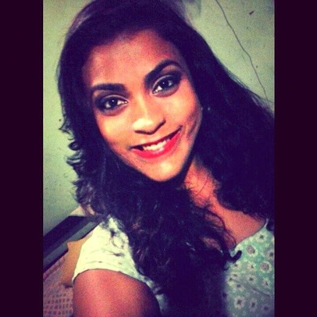 Serva de Deus, Enfermeira, Especialista em Saúde do Trabalhador, 23 anos.