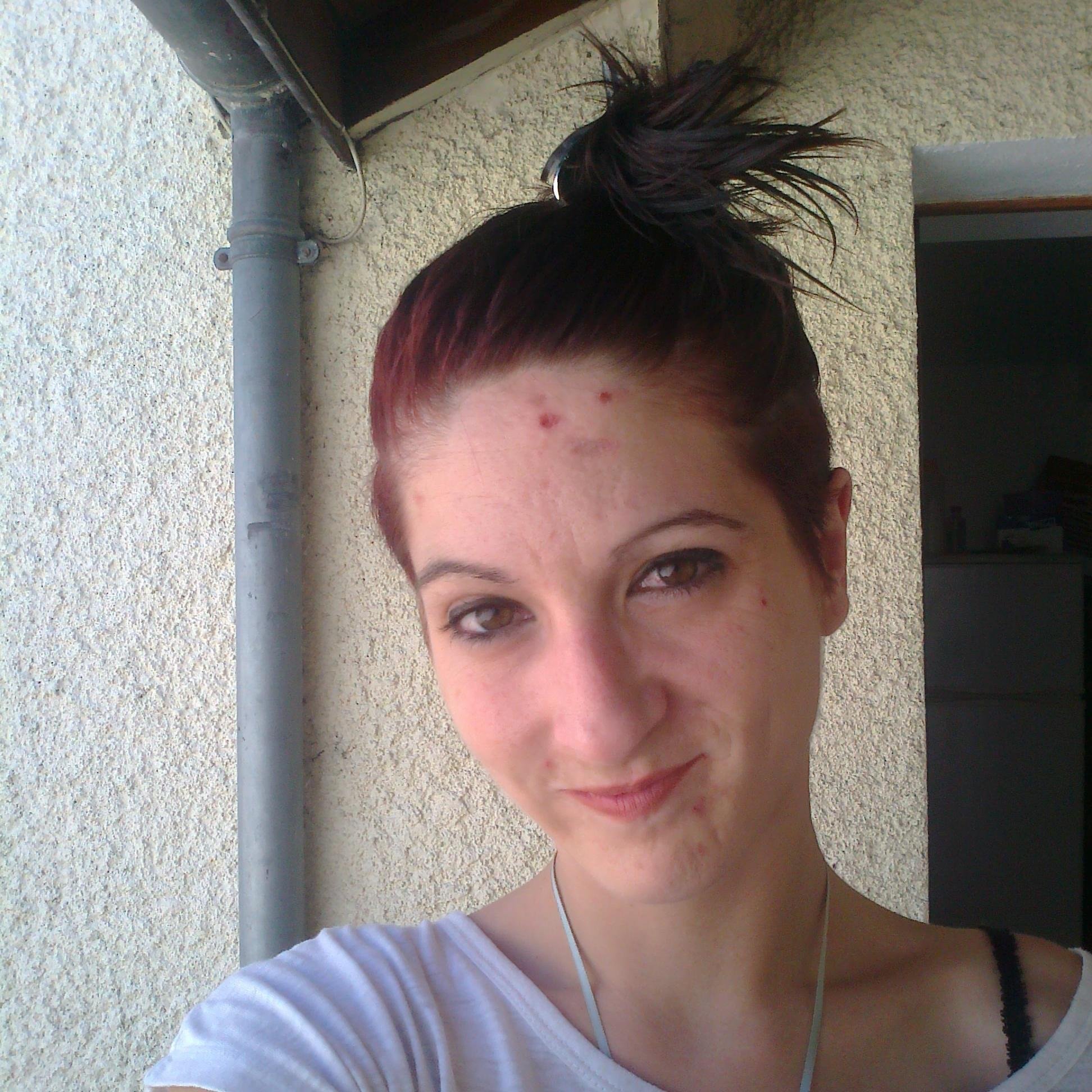 NanaAusset's profile picture. jeune fille ayant besoin du soleil pour etre vraiment épanoui