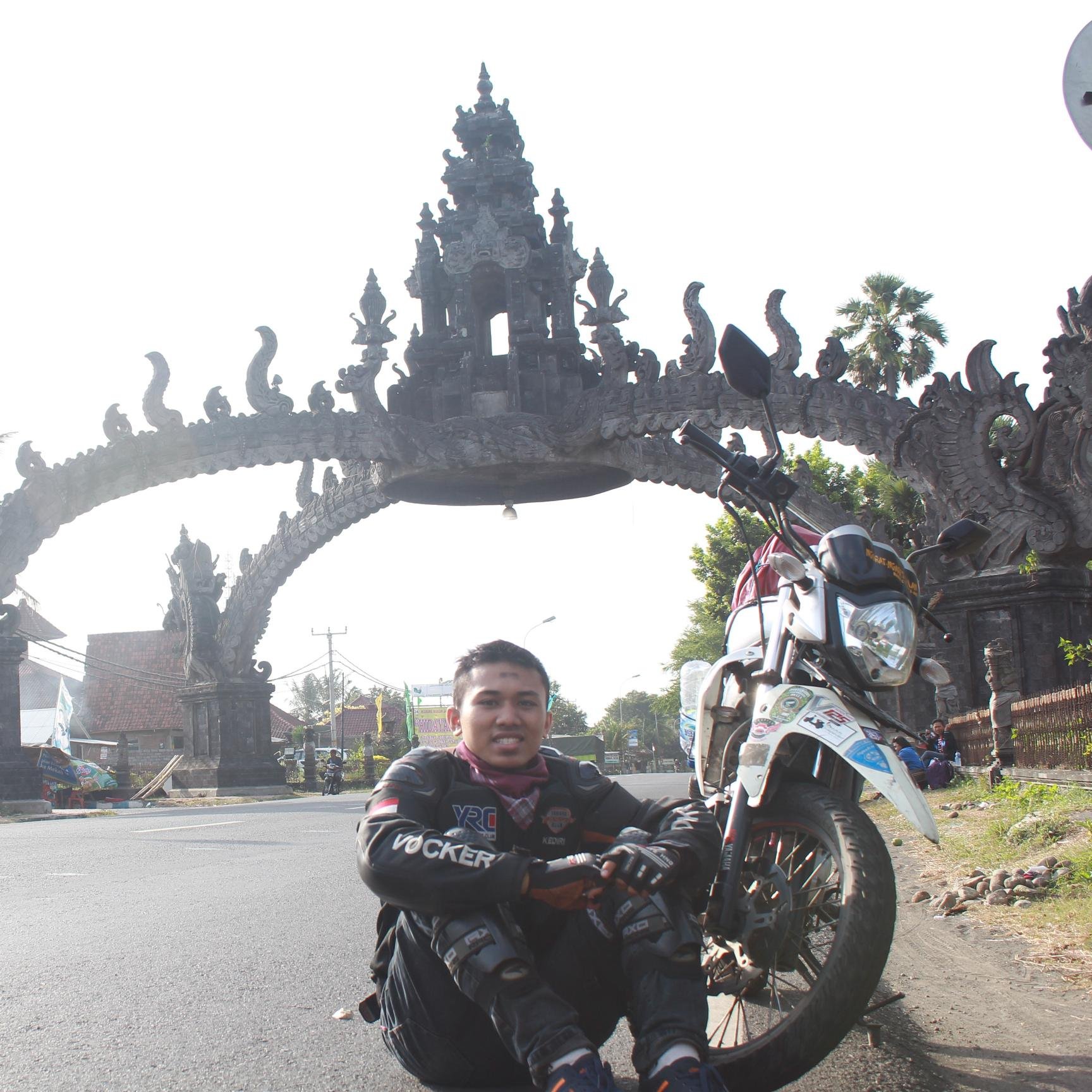 rakapahlawan's profile picture. Jangan selalu nyenyalahkan keada'an,karna dari keada'an itu-lah kita berlajar yang namanya menerima(legowo)  HIDUP MULIYA BARISAN ROBBANI Alloh