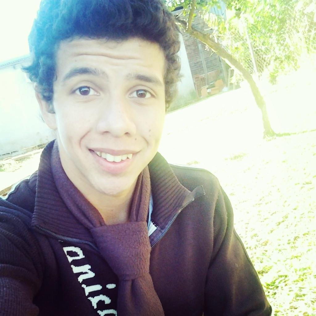 Ya no espero nada de nadie. Quien me piense, que me escriba. Quien me extrañe, que me busque. Quien me quiera, que lo demuestre.