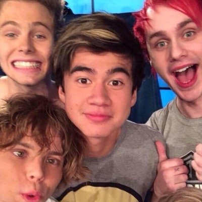 VOTING ACCOUNT FOR 5SOS AND 1D ✨ FOLLOW MY FAN ACC @SassyIrwiin ✨