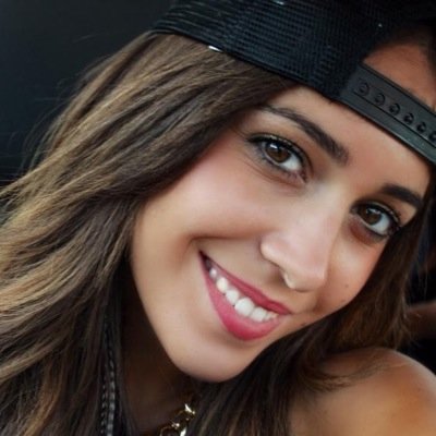 BAILARINA,docente de DanzaUrbana, Modelo Publicitaria y Diplomada Magisterio E.F. ME GUSTA DAR LA NOTA ENCIMA DEL ESCENARIO. https://t.co/4fxMJRbGbV