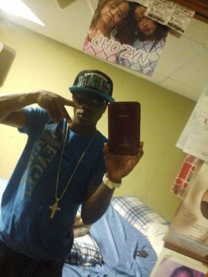 im a dancer i like bopping im a hard worker i respect the ladys like they should be treated