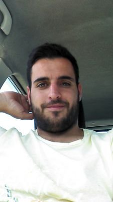 sevilla, me gusta la musica , estar con mis amigos y sobre todo disfrutar de la vida. betico de corazon