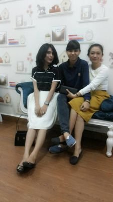 Family my inspirasion ☺ and futsal my world | line wechat ig : rianafristy
