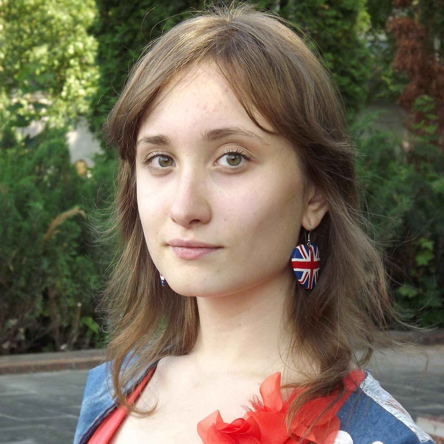 Самое приятное — это самостоятельно зарабатывать деньги. Делать то что любишь, жить достойно, при этом осознавая, что всего этого ты добился сам!