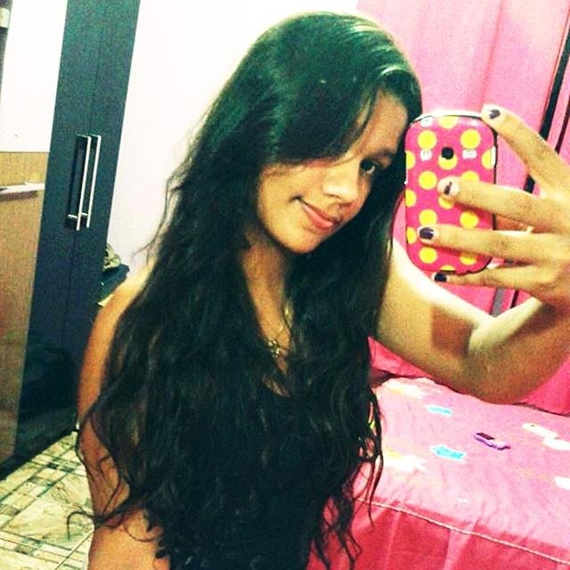 Geyce Araújo ^^   Leonina, 17 anos ,  Universitária .