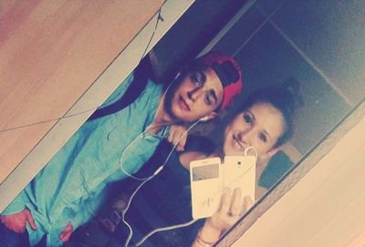 51a198ba98d9477's profile picture. 