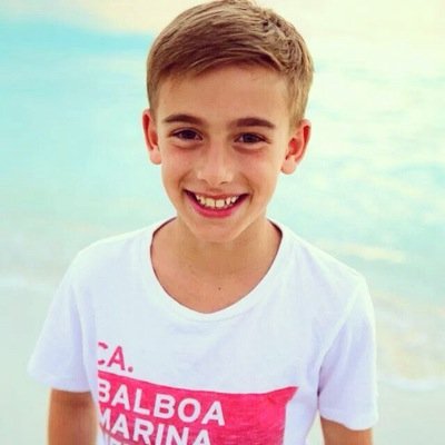 11 year old singer/youtuber @JohnnyOSingsPA JohnnyOSings Private Account http://t.co/3xYtJWA0GP