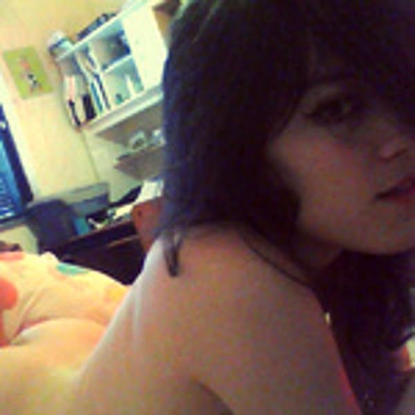 I'm 18, Freak in bed, I have sex with my Dad, Here just to make your penis hard. #MILF