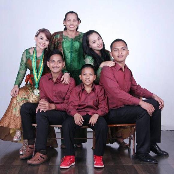 Segala perkara dapat kutanggung di dalam Dia yang memberi kekuatan kepadaku.  Filipi 4:13 mahasiswi fak hukum Univ Kristen Maranatha