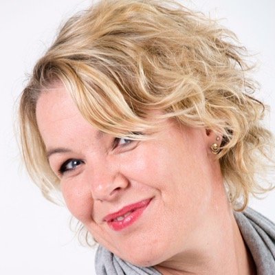 Trotse moeder en echtgenote, vol vertrouwen, vrolijk, optimistisch,eigenaar Mirata: coaching en interim-management