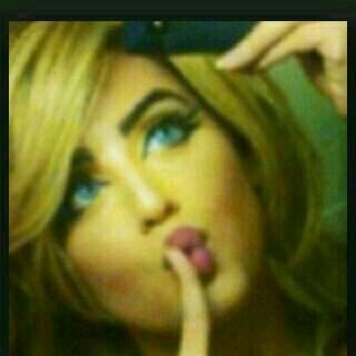 ‏علمتني الصداقة أنها أجمل علاقة ‎@وعلمني الحب أن لا اكره ما أحب