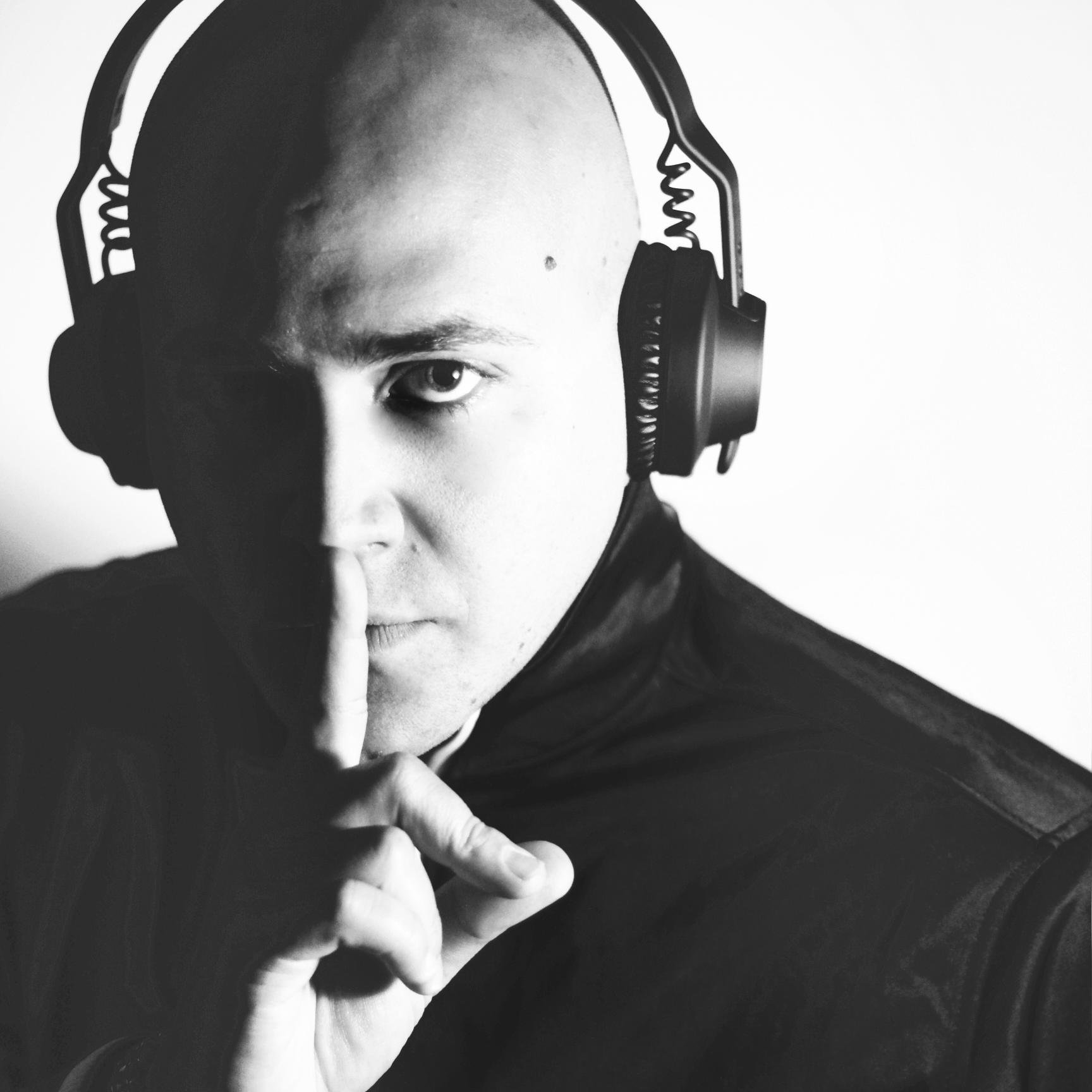info & booking: adunanzarecords@gmail.com