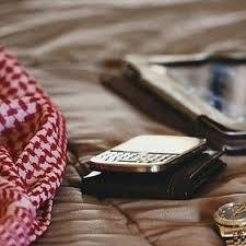 ليت آلعمر أسمهآ و صوتهآ '
ليت آلعمر  أمي  و خلآص