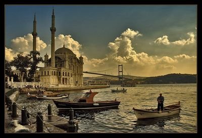 Hayat anlatılmaz yaşanır.