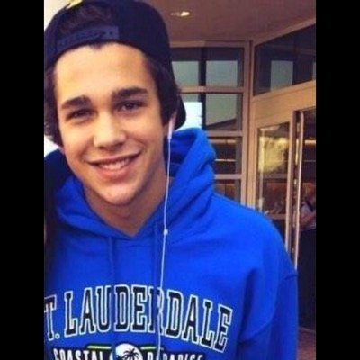 Going from making covers,to selling out concerts in arenas.AMeezy/PSanders @AustinMahone Foolish 4/4