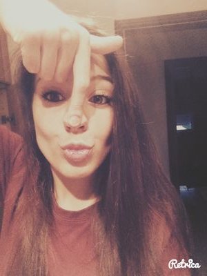 Mi única enemiga es esta mente rota desde cría abre puertas prohibidas empujandome al vacío